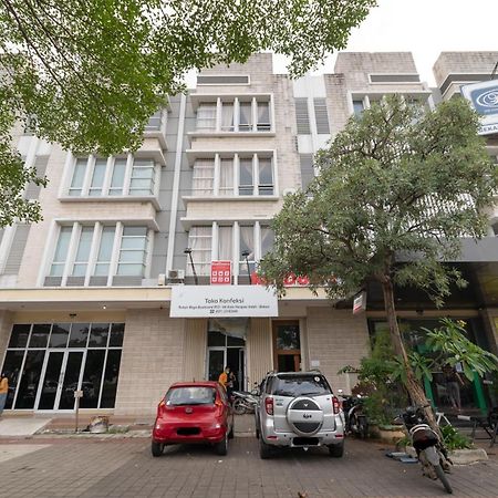 RedDoorz near Universitas Esa Unggul Bekasi Harapan Indah Bagian luar foto